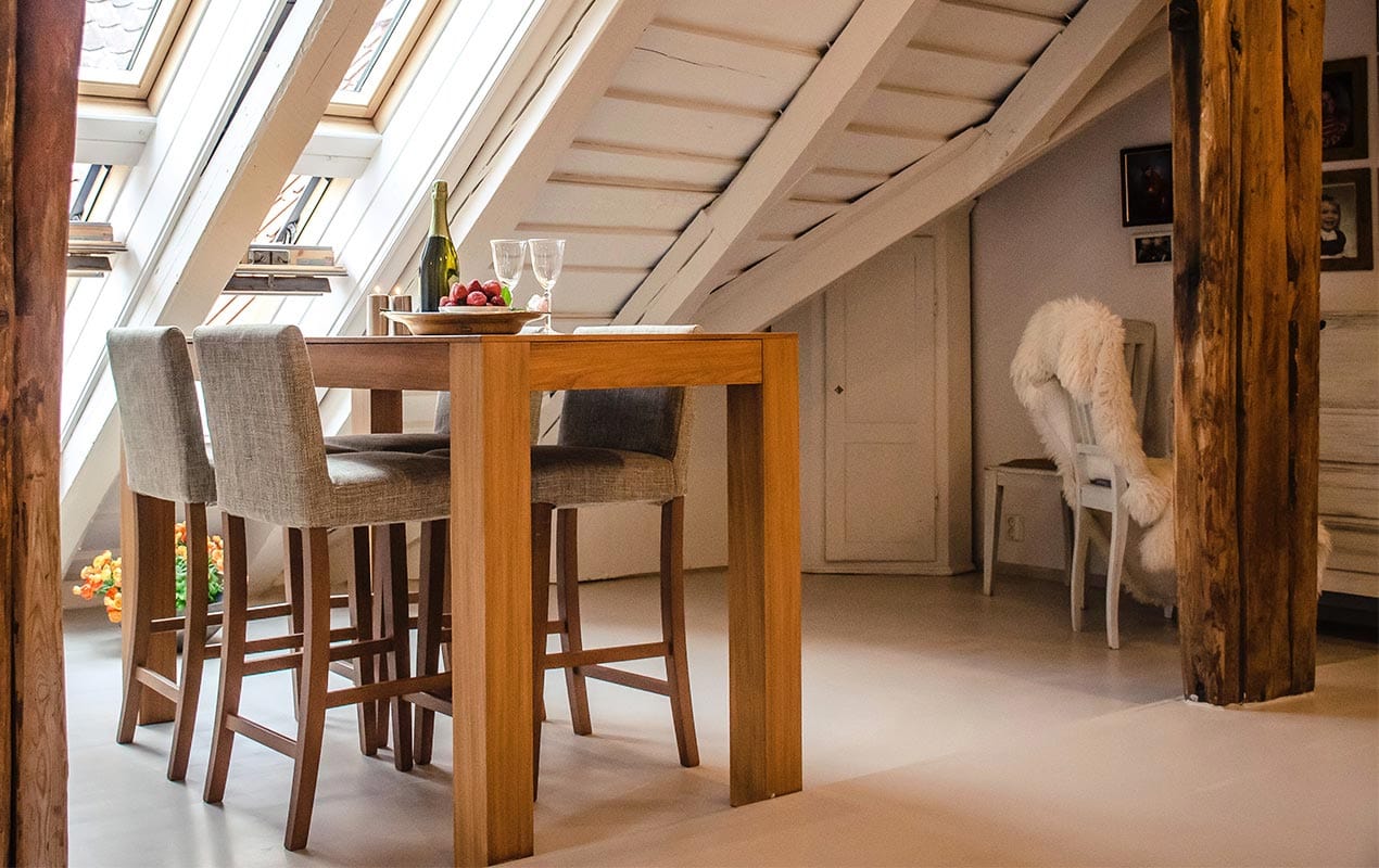 Slow Decorating Dining Table Ideas by DeCasa Collections