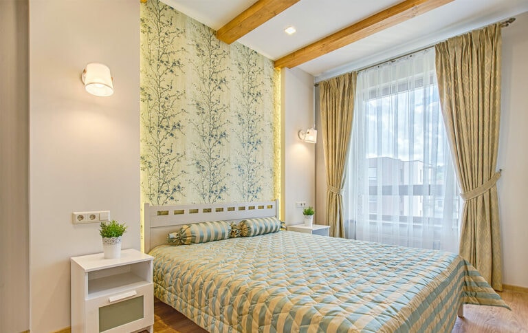 14 Cute Bedroom Door Decorating Ideas | DeCasa Collections