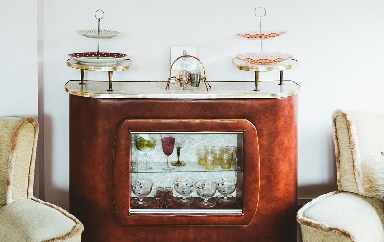 Serving Table & Minibar Decorations by DeCasa Collections