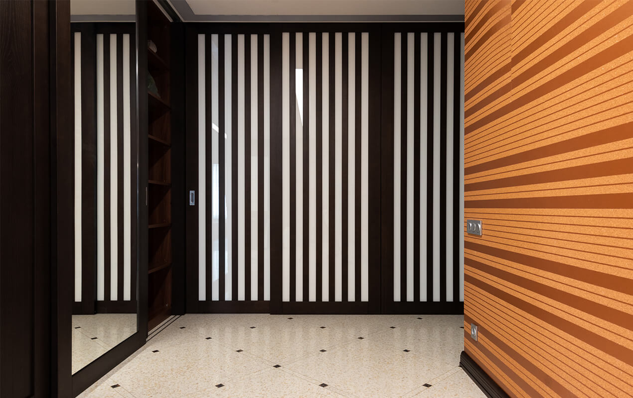 Living room wall design with striped walls