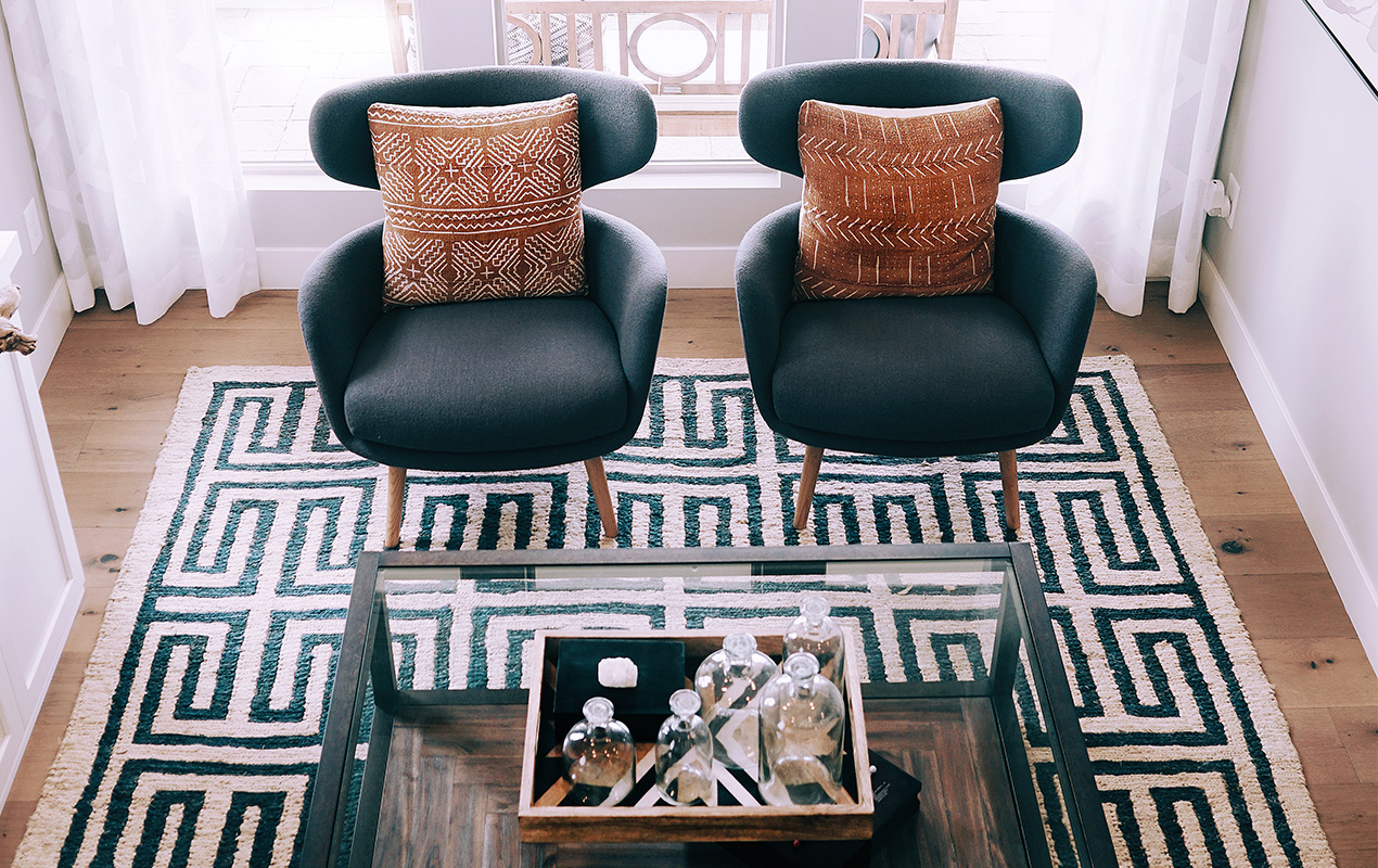 Boho decor with black and white floor rug