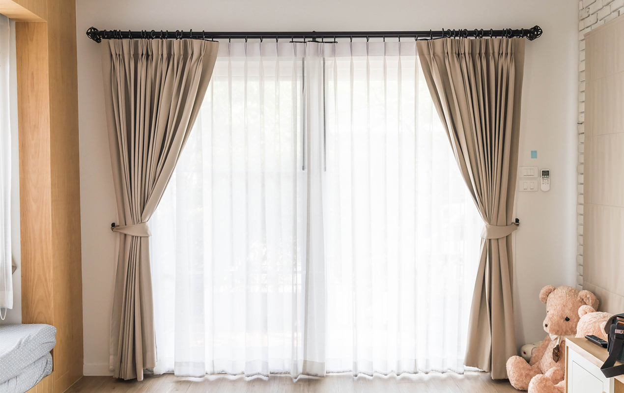 Living rooms curtains with rings