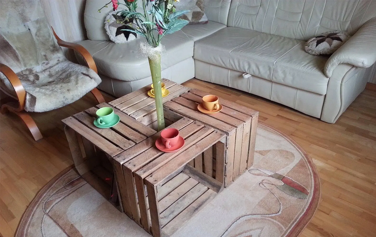 Repurposed pallet crate coffee table