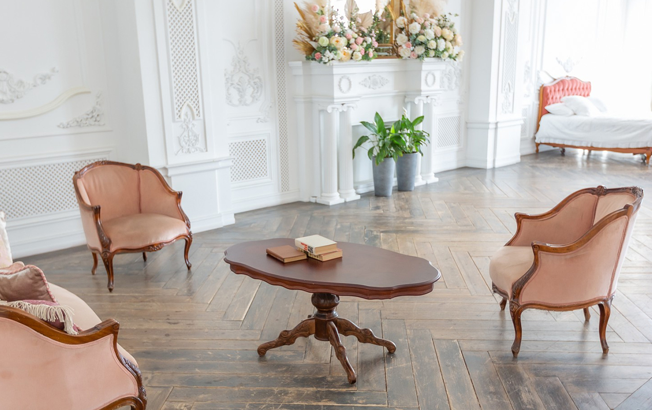 Spacious living room with vintage furniture 