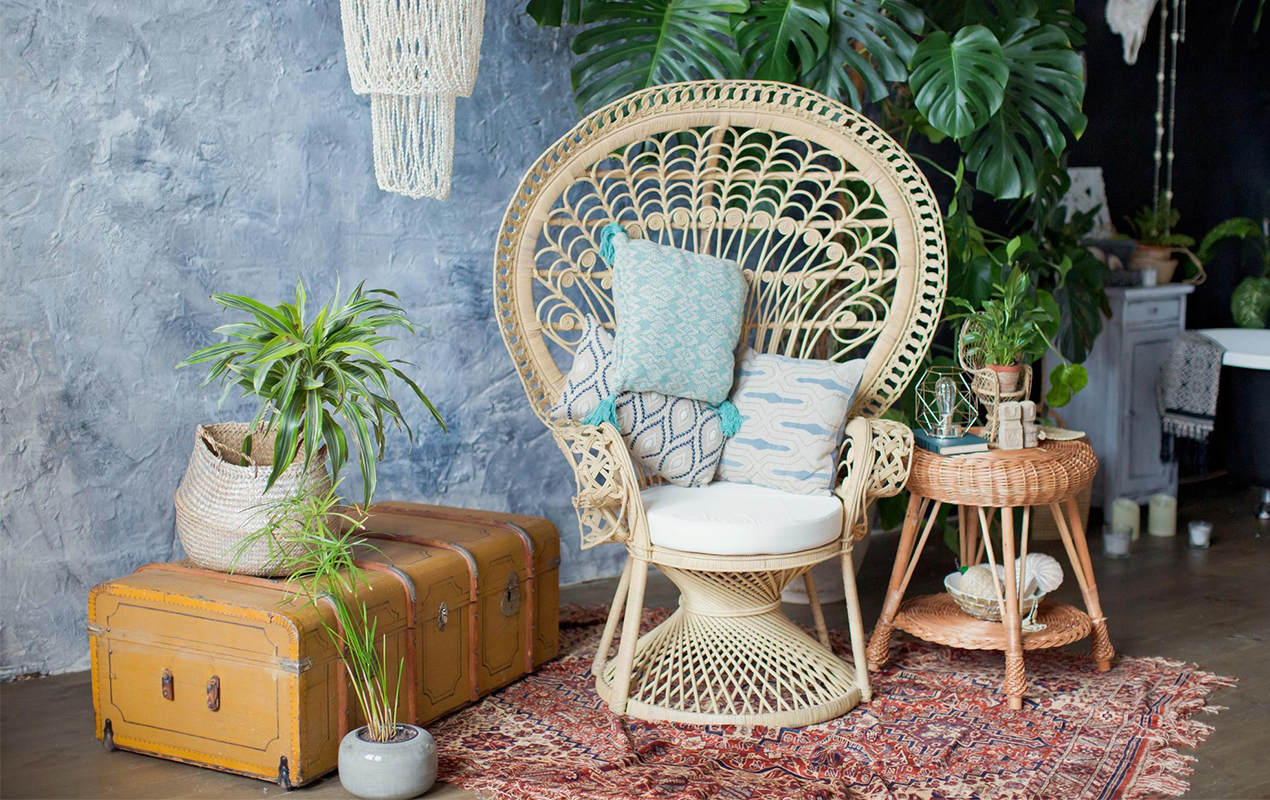 Relaxed interior with wicker furniture