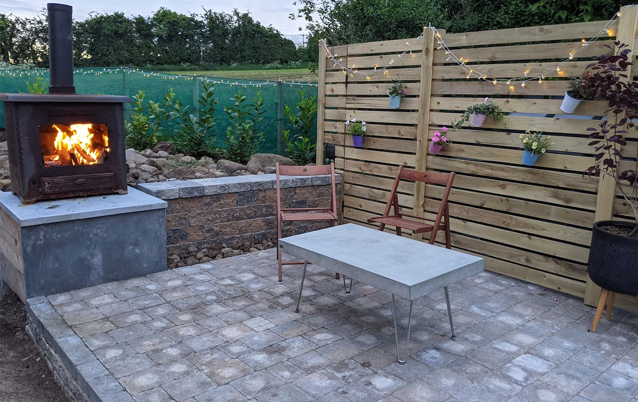 Unforgettable Outdoor Ambiance: The Grayish Sand Concrete Table