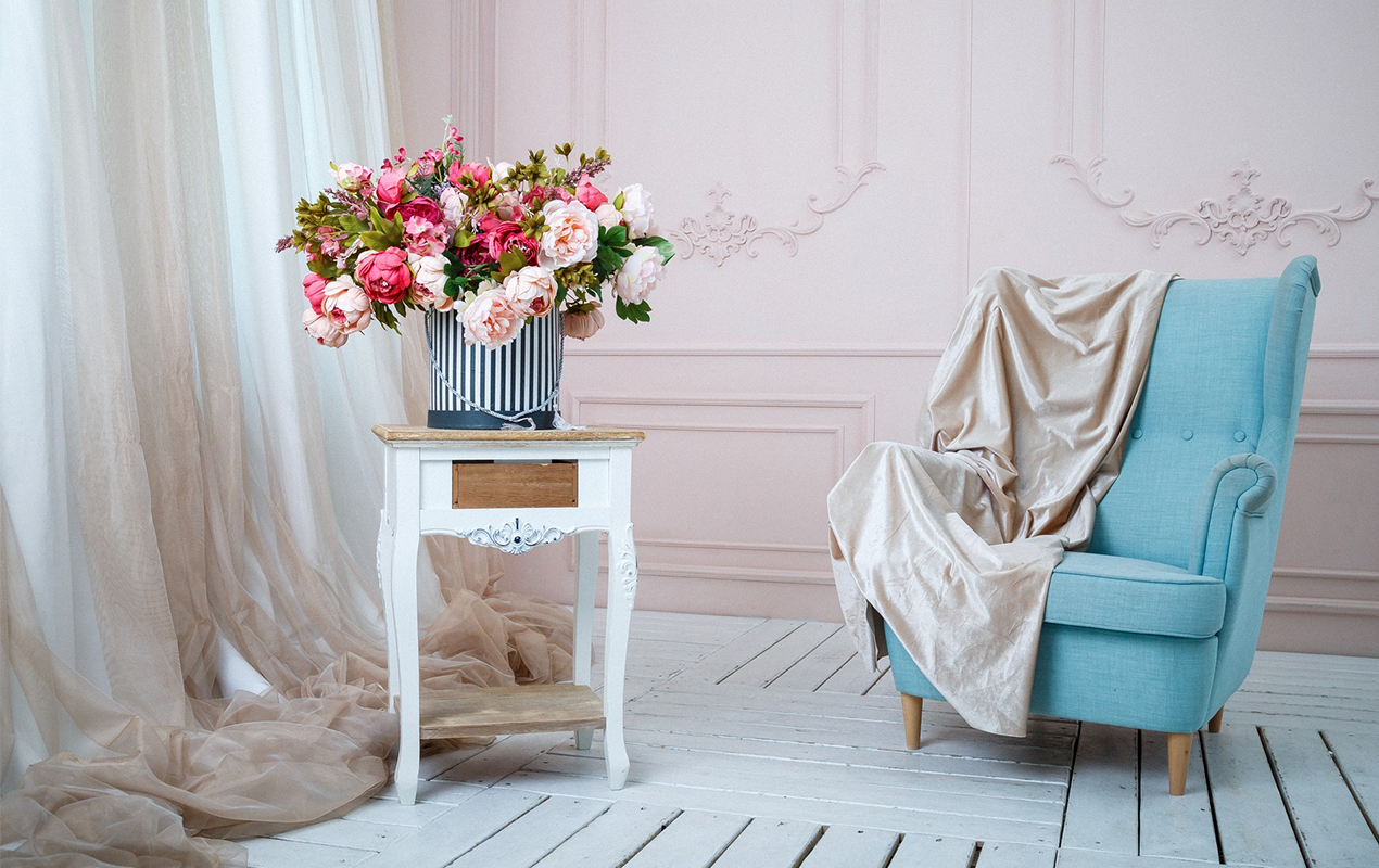 Simplicity and Style Side Shabby Table