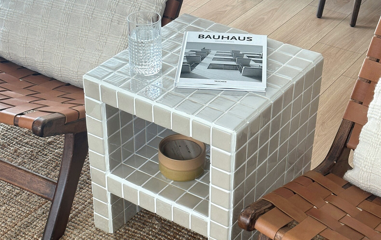 Simplicity with Style: The Minimalist Square Coffee Table with Storage and Textured Tiles