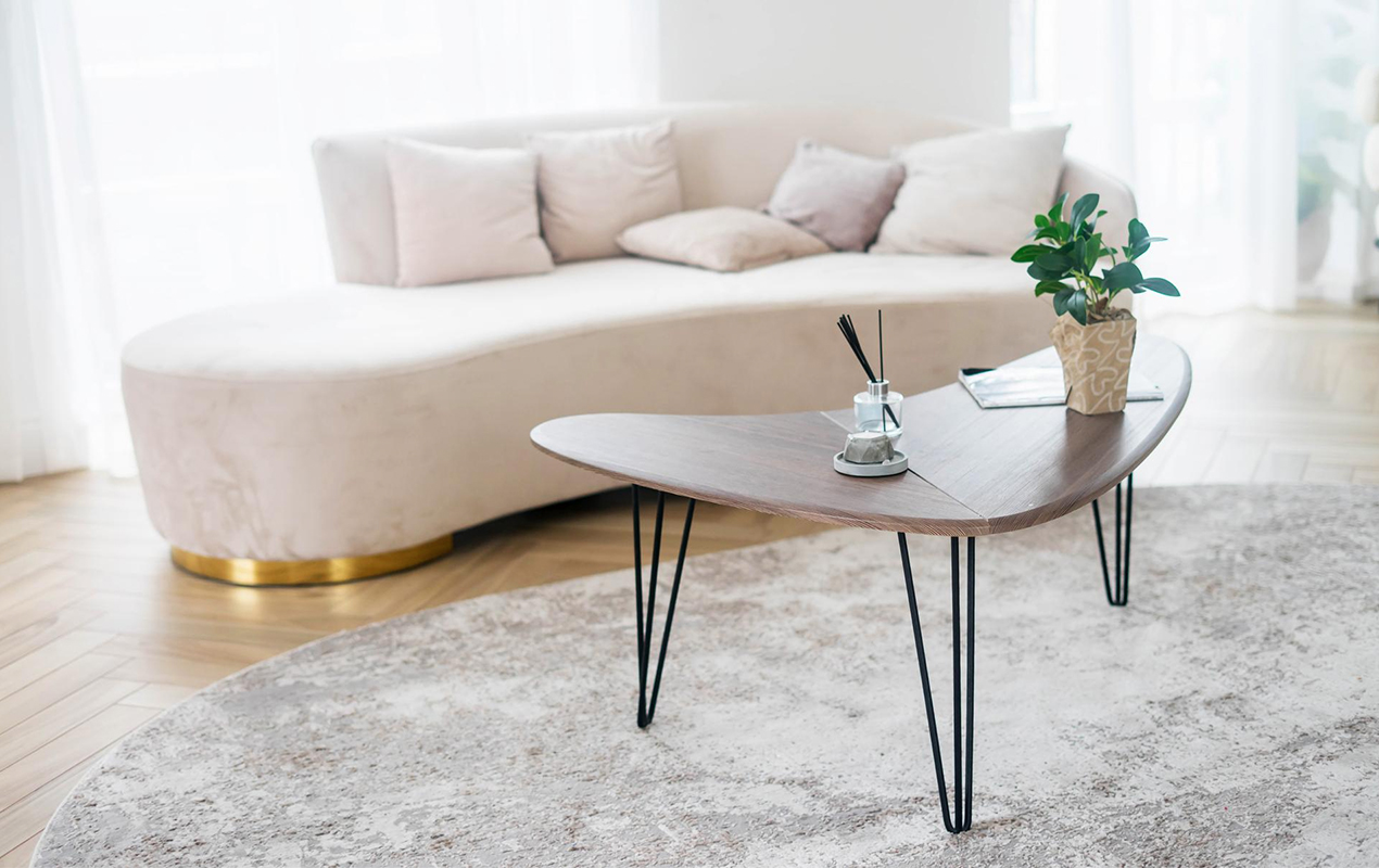 Trendsetter: Hair Pin Leg Triangle Coffee Table