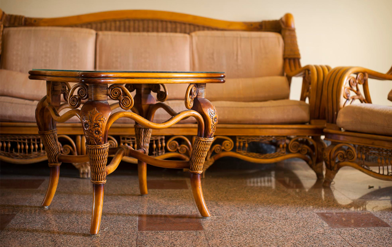 Contemporary Touch In The Traditional Wicker Table