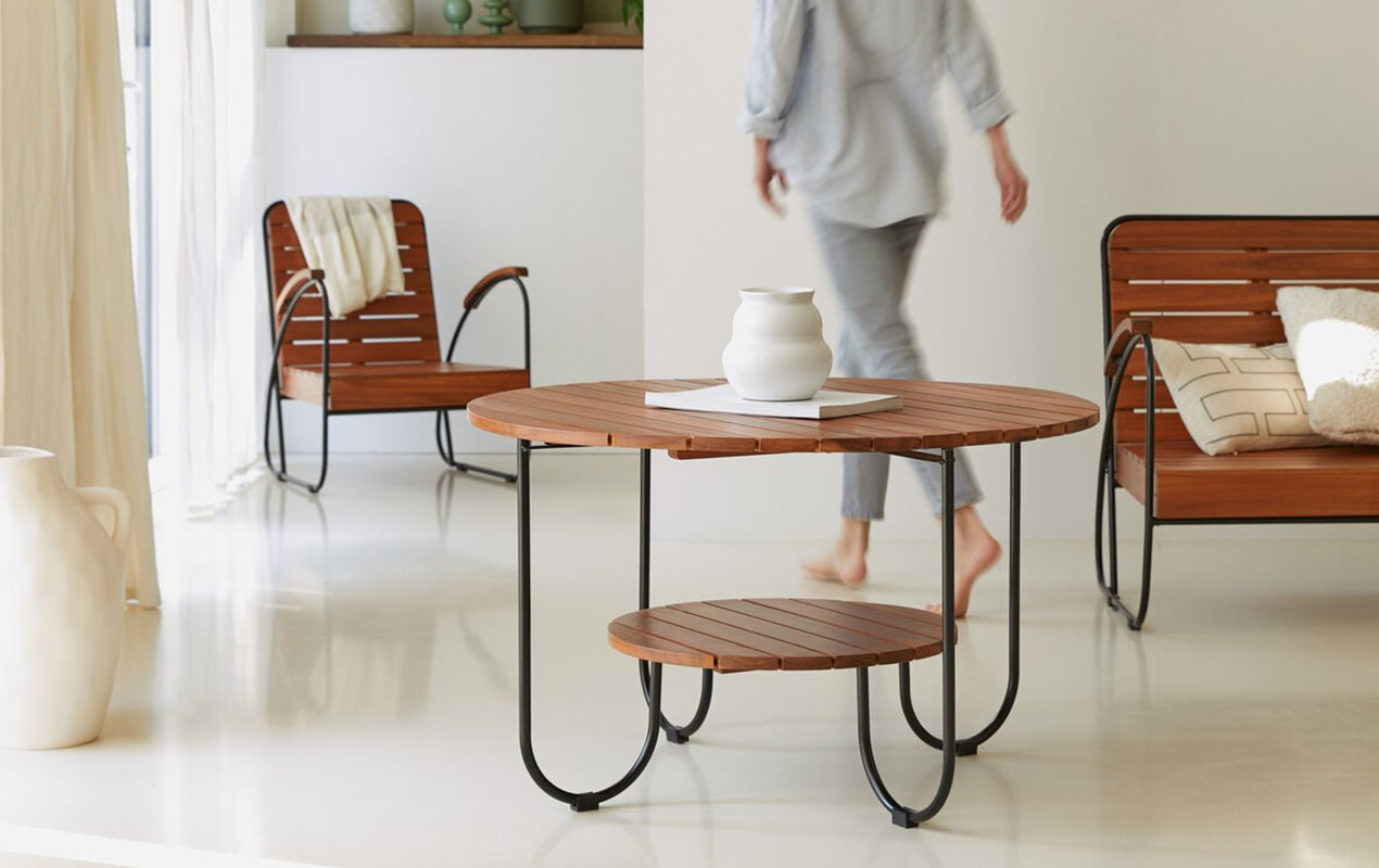 Enigmatic Appearance Pedestal Coffee Table with Storage