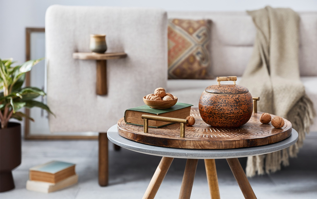 How to decorate a coffee table