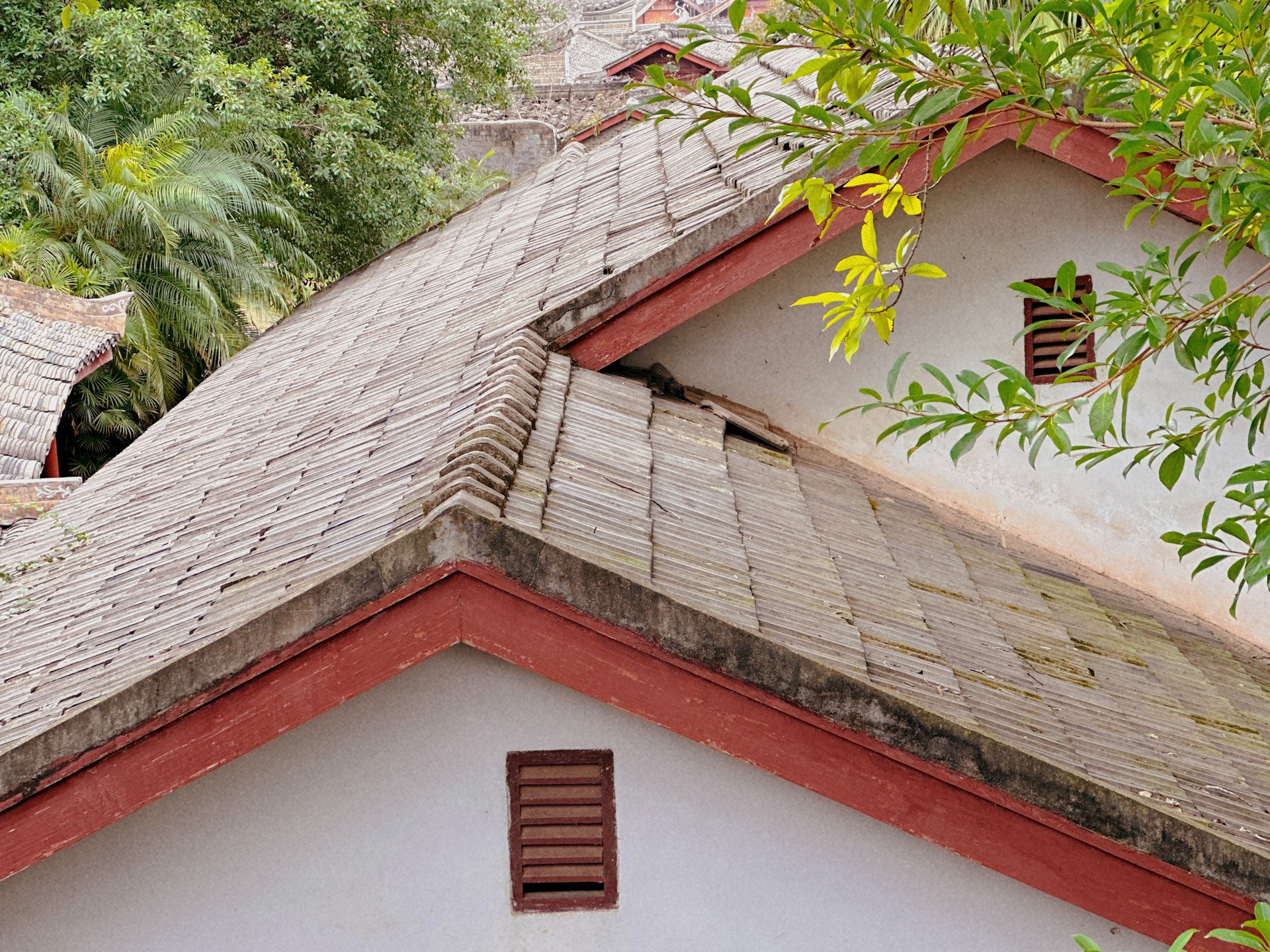Top Tips for Preparing Your Roof for Harsh Weather