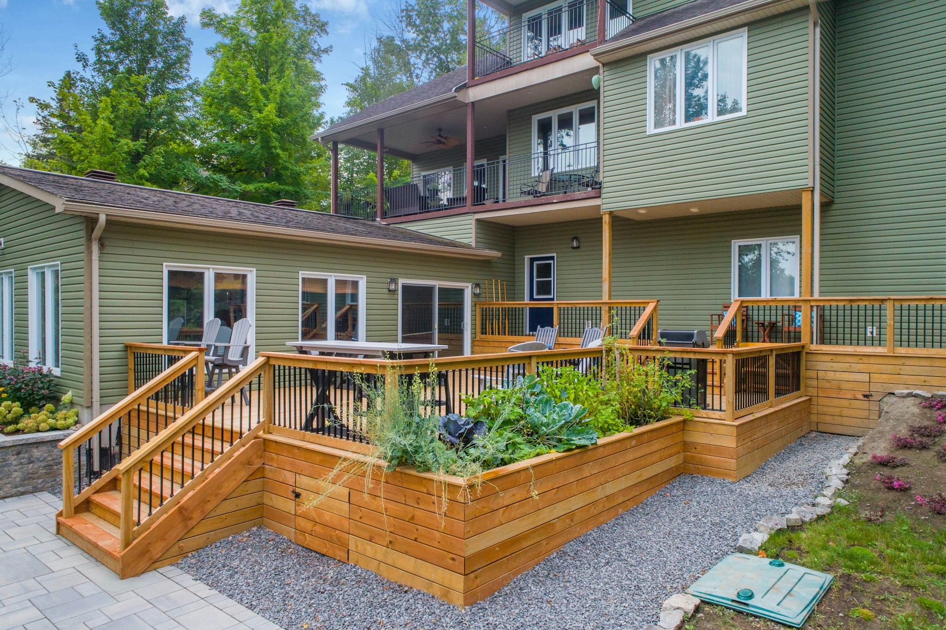 Tips for designing an outdoor entertainment space