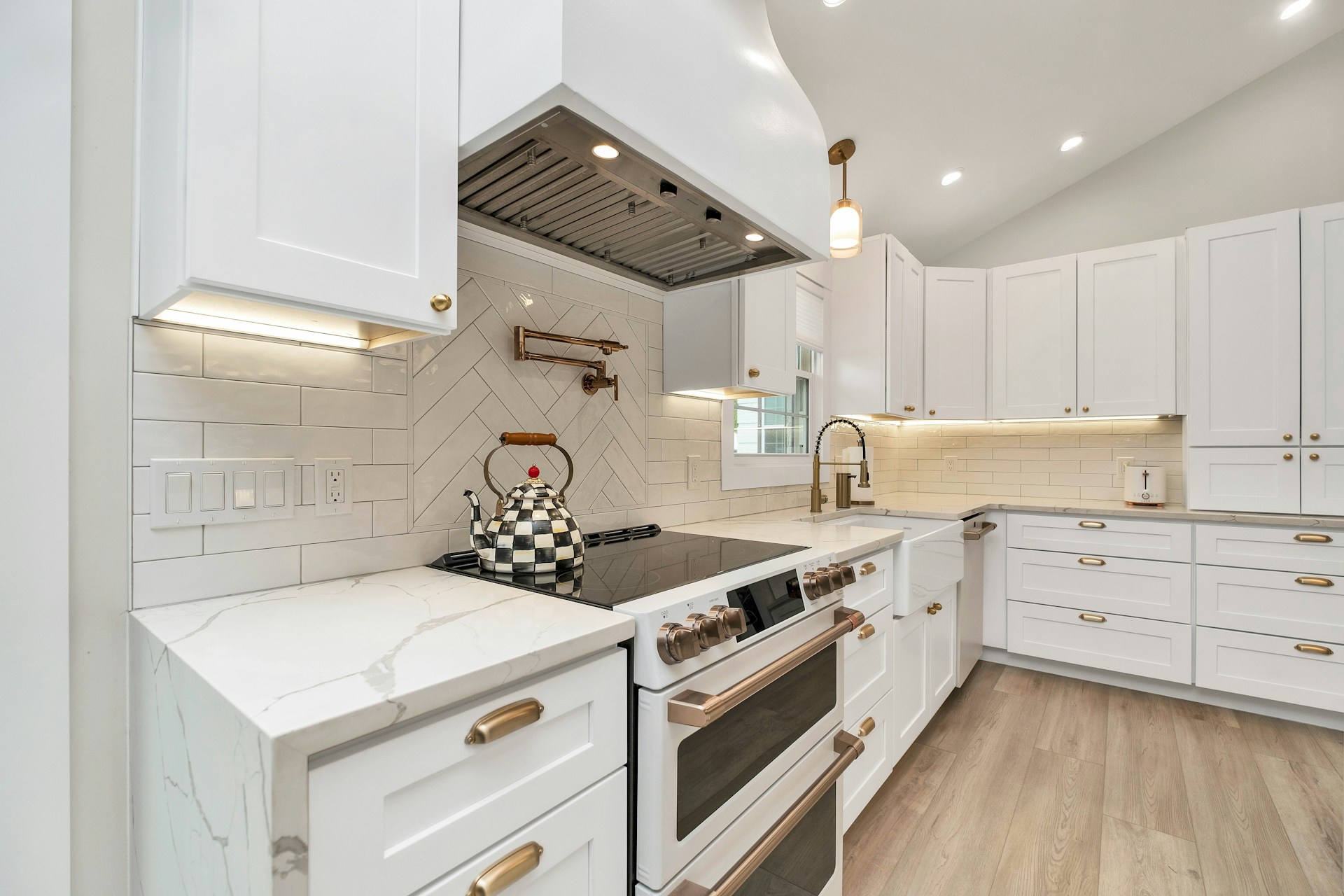 Top Companies for Wholesale Kitchen Cabinets in Miami Kitchens