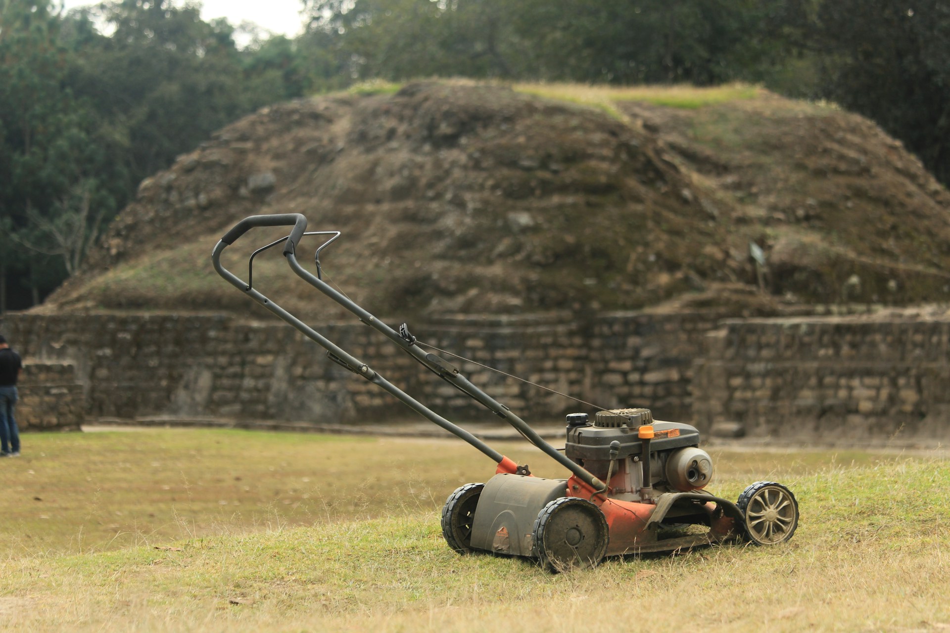 Comparing OEM vs. Aftermarket Lawn Mower Belts: What You Need to Know