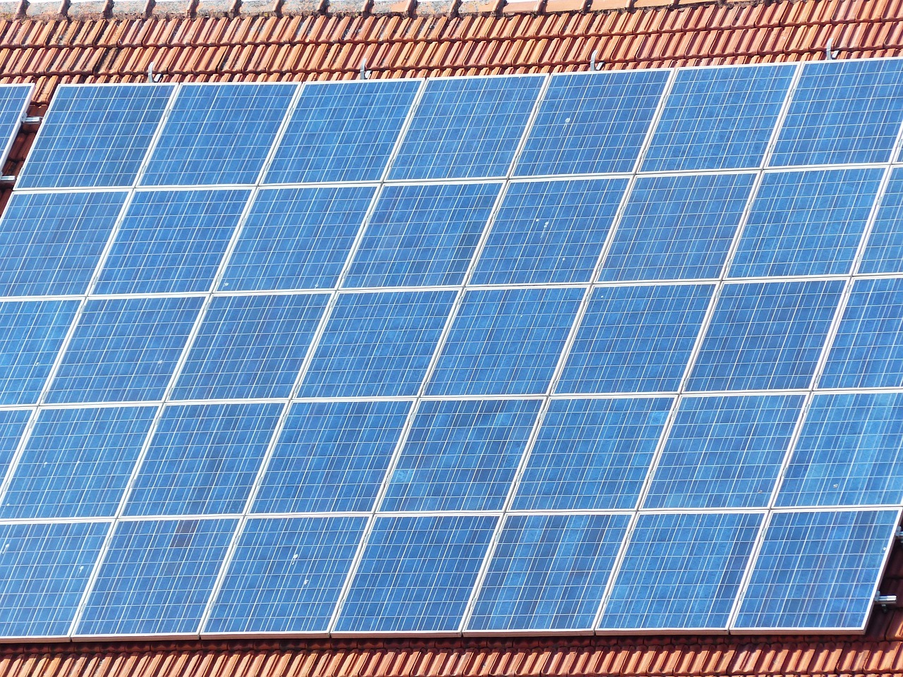 4 Signs Your Roof Is Ready for a Solar Energy Upgrade
