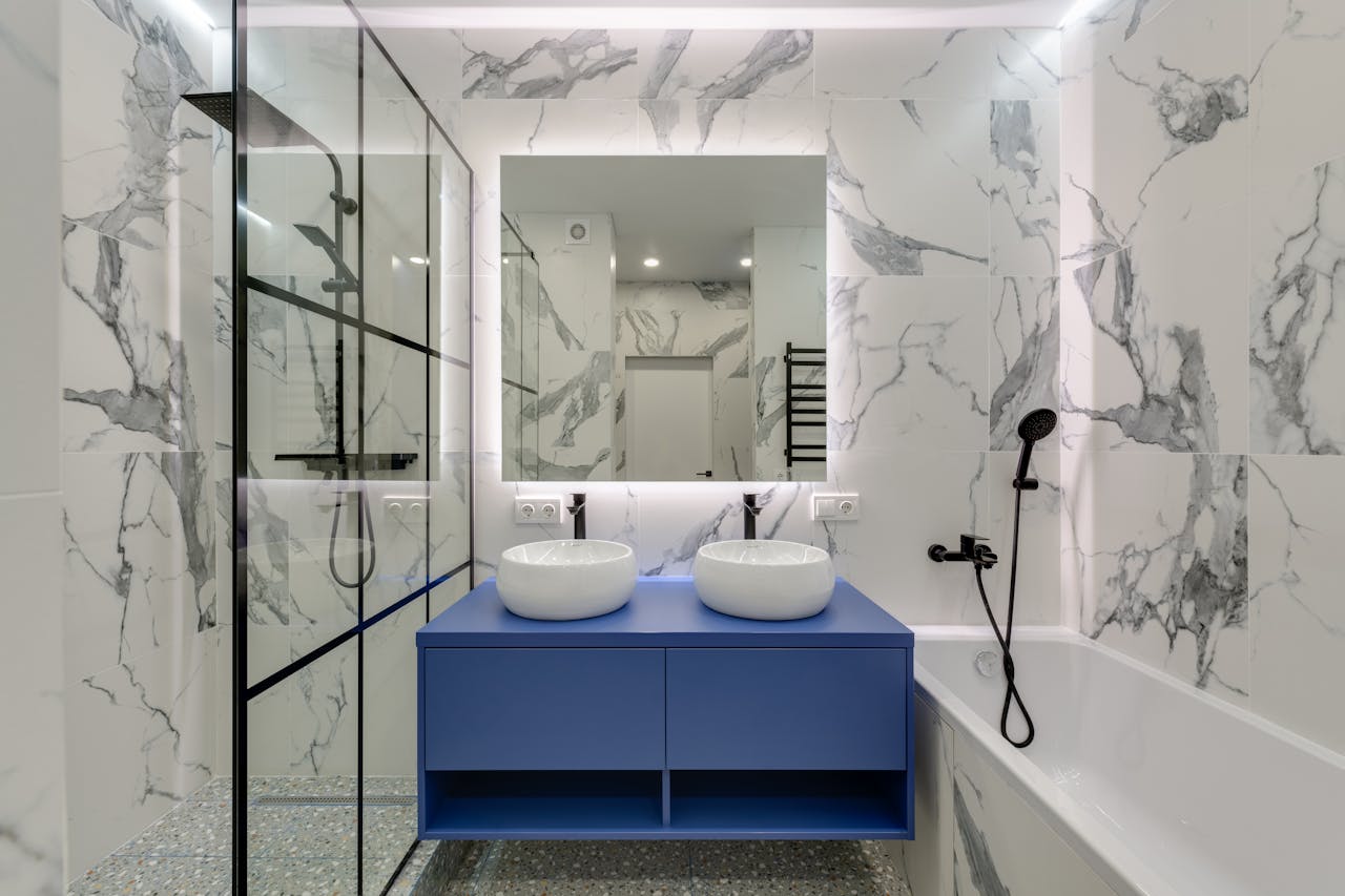 How LED Mirrors Bring Light to Bathroom Interiors
