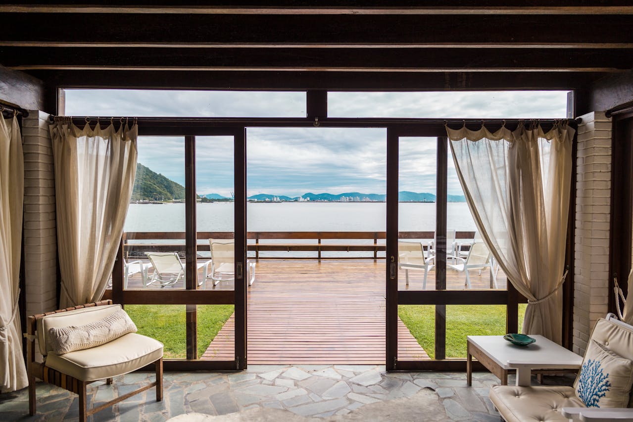 Custom Deck Ideas That Match Your Home’s Architecture