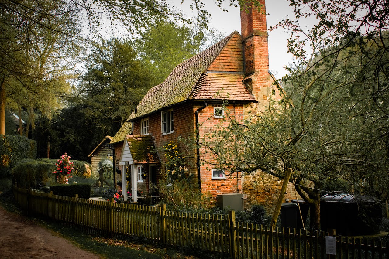 Choosing the Right Historic Building Restoration Contractors