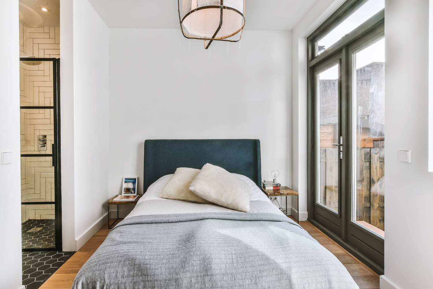 How to Decorate a Spare Bedroom: 10 Tips