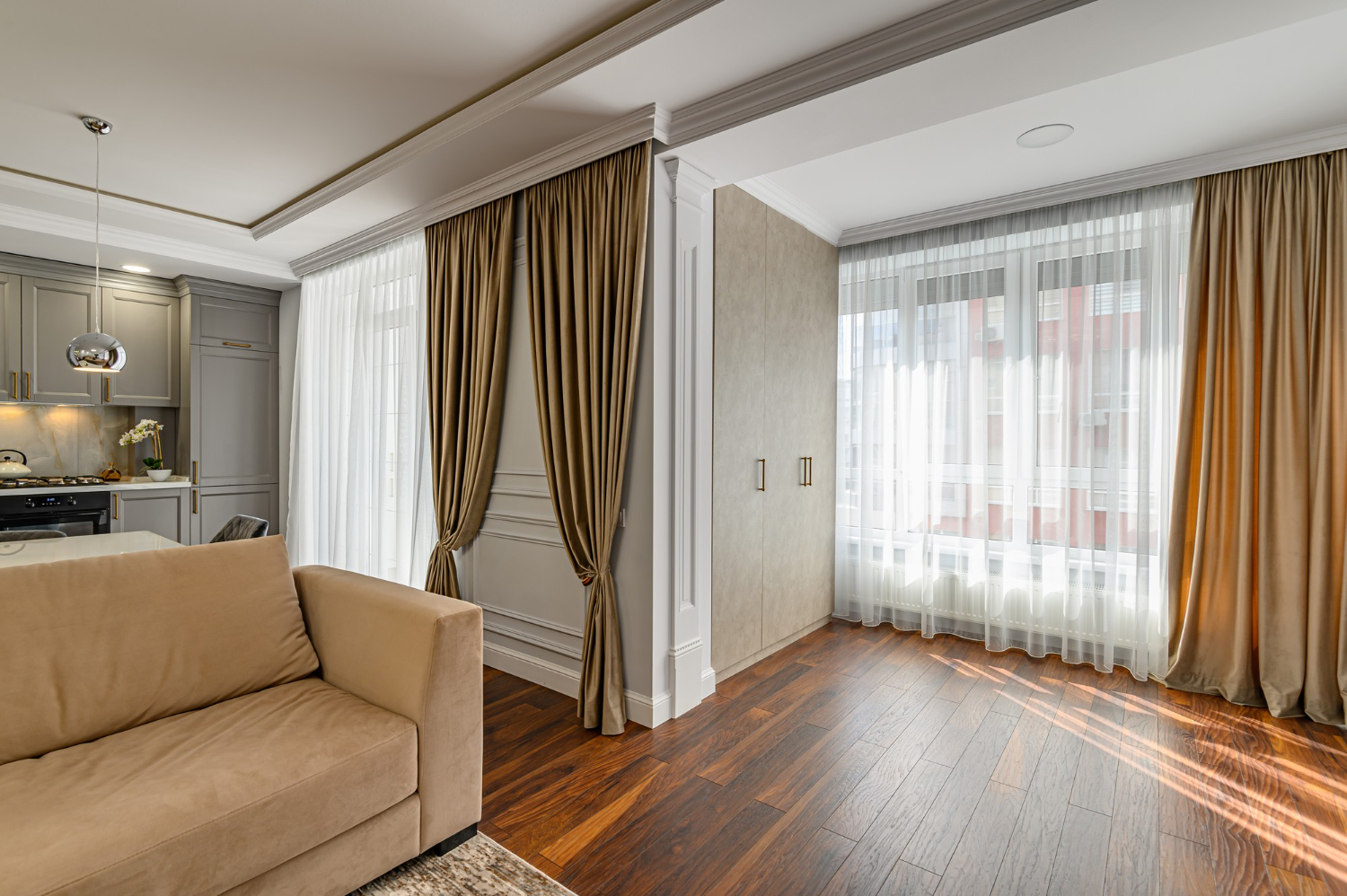 Where Can Interior Designers Source Track Systems For Curtains In The UK?