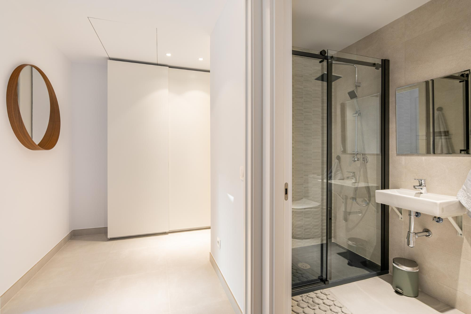 A Homeowner’s Guide to Custom Shower Doors