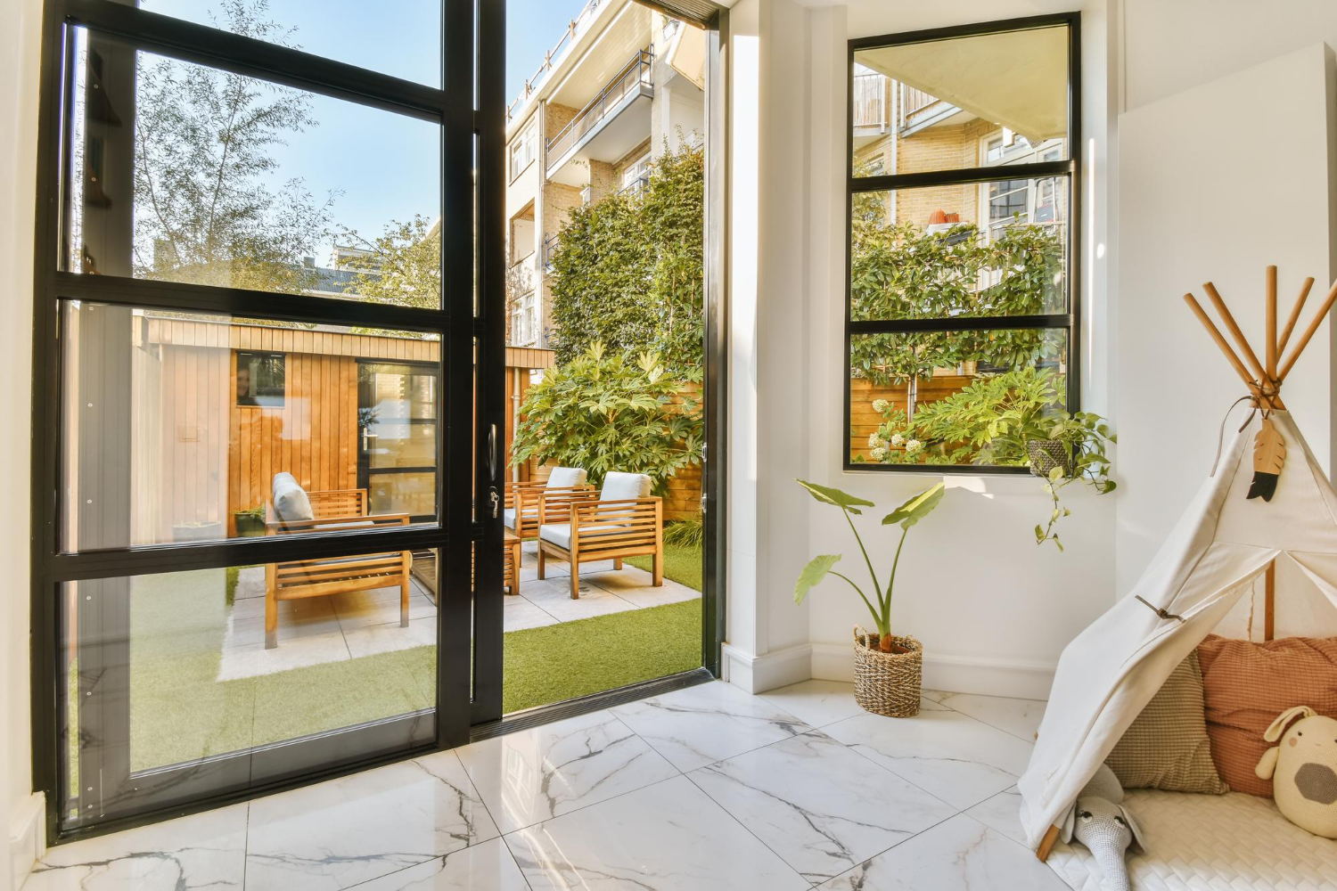 The Benefits of Upgrading to Energy Efficient Glazing Solutions