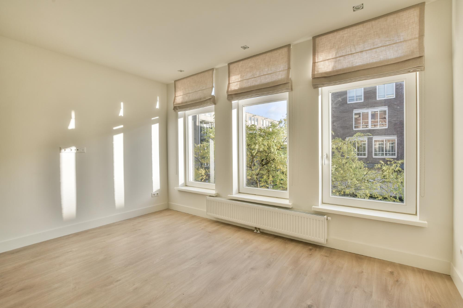 The Art of Transforming Interiors Through Tailored Light Control