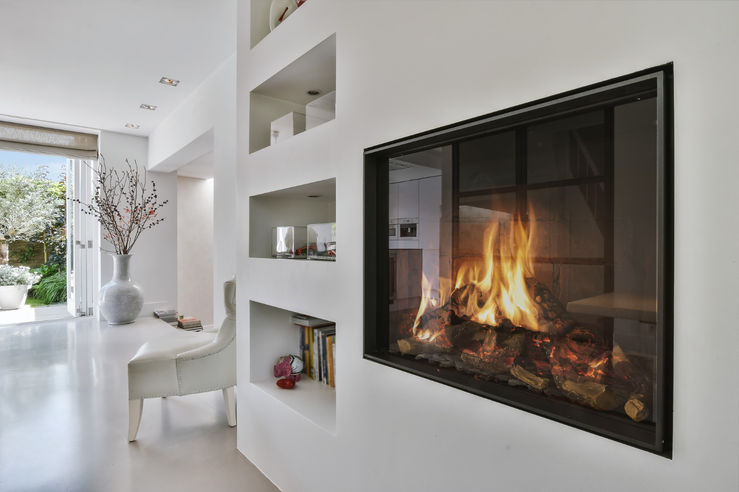 How Electric Fireplaces Support a More Comfortable and Stylish Home Layout