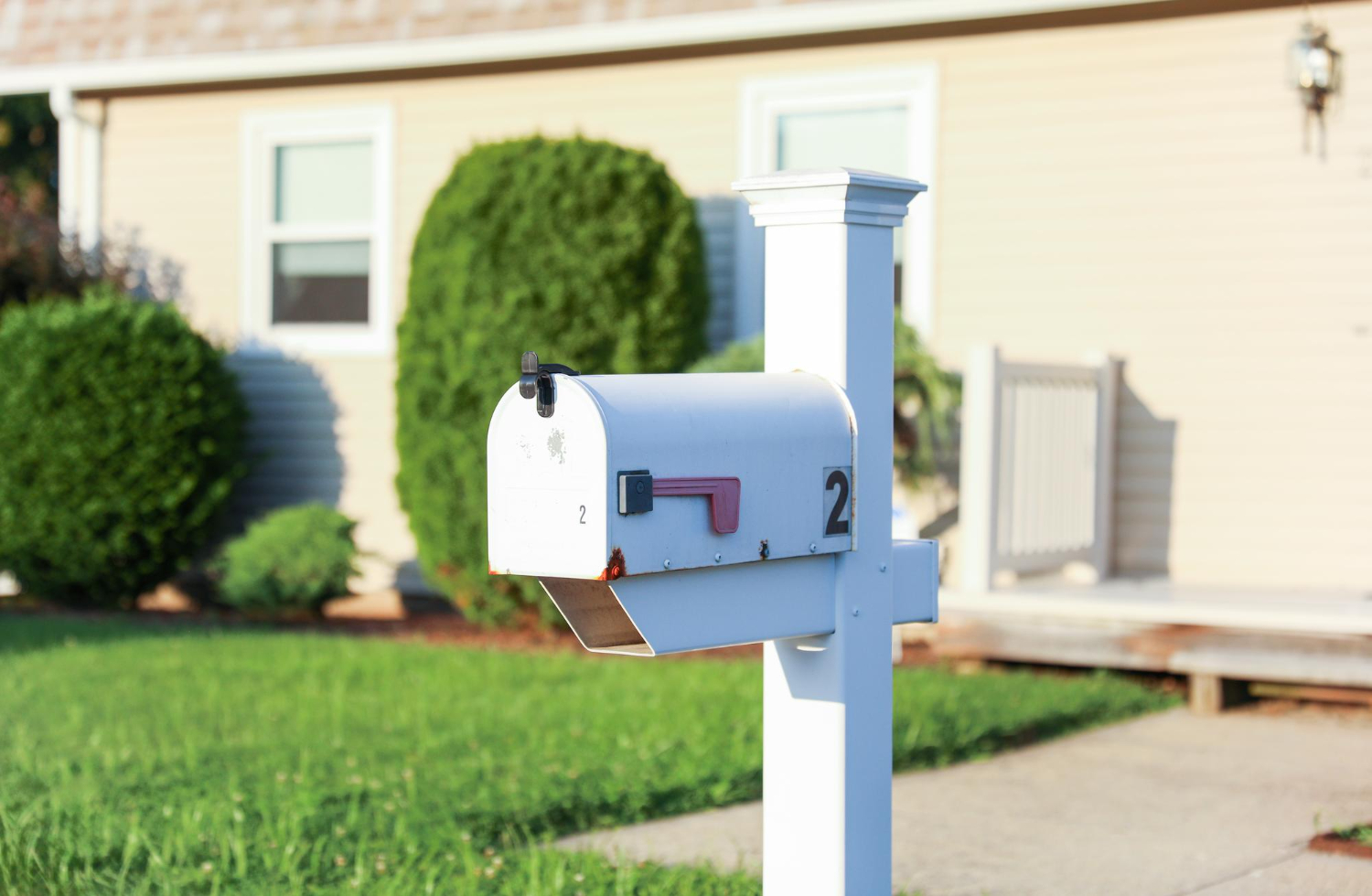 The Essential Guide to Choosing the Right Mail Box Stand for Your Home